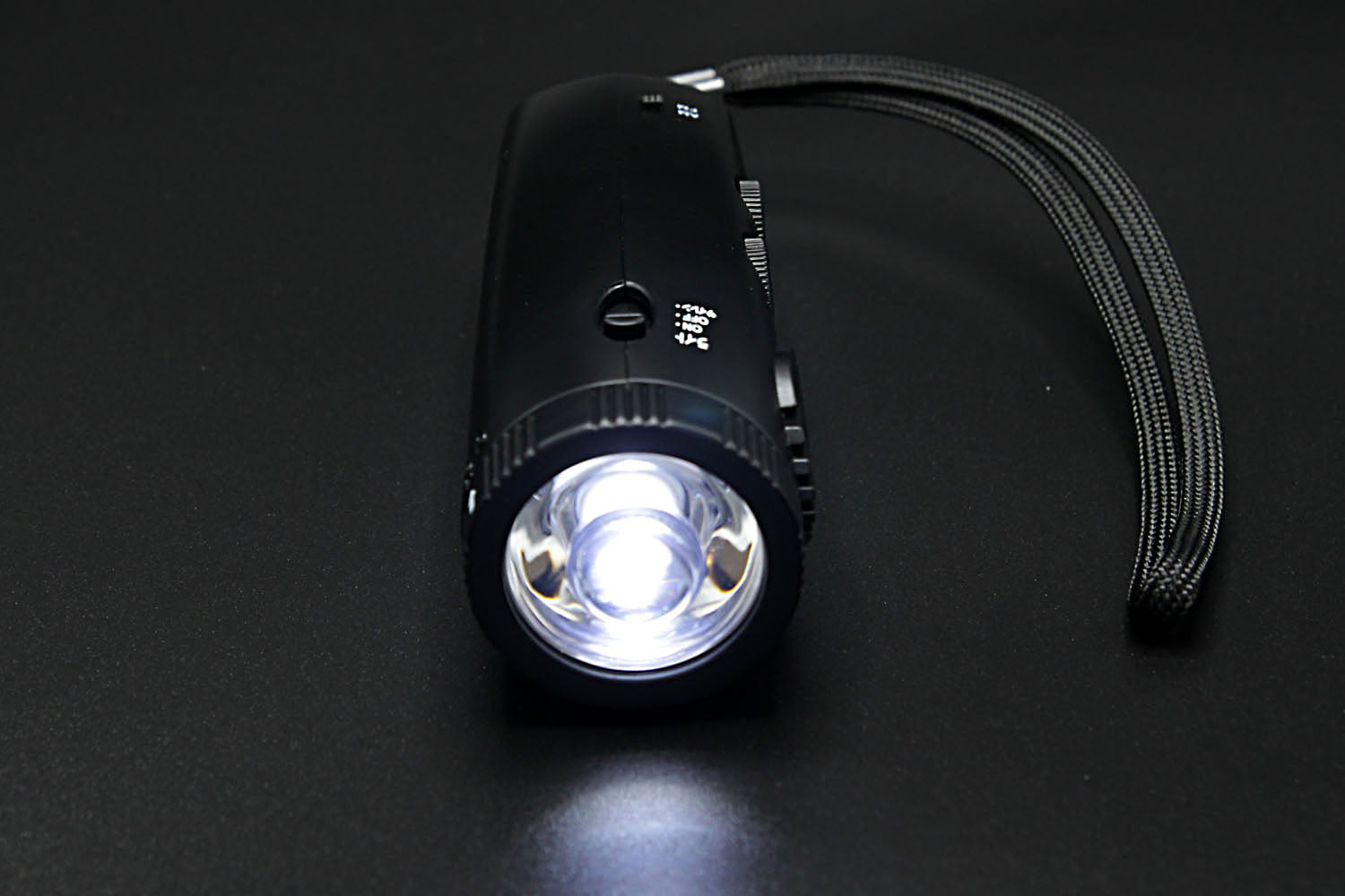 乾電池式ラジオライト 懐中電灯 SK-BR945 – ZioZone