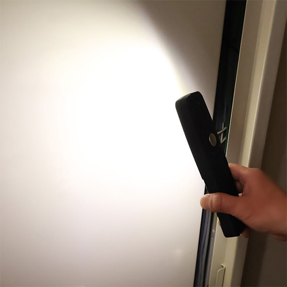 【200lm】乾電池式LEDワークライト